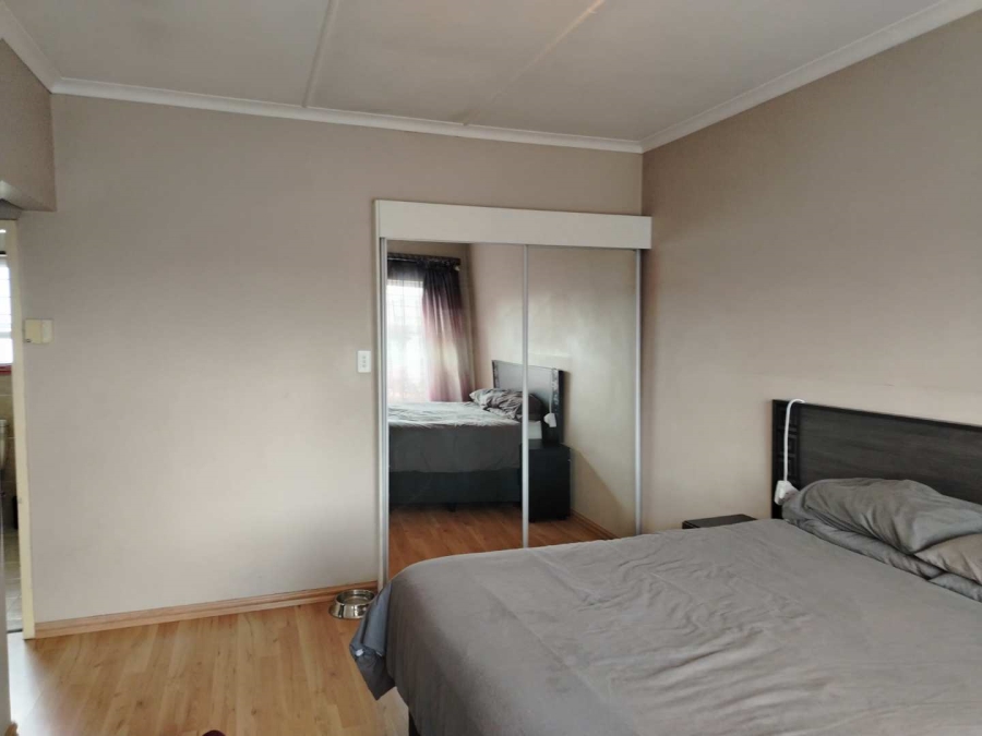 4 Bedroom Property for Sale in Verwoerdpark Gauteng