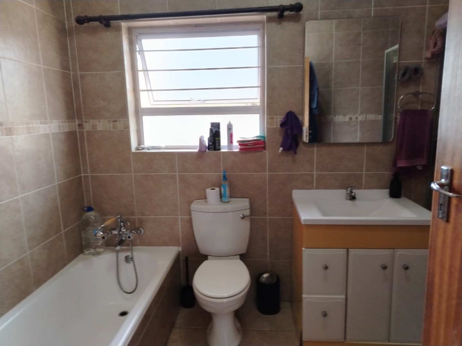 4 Bedroom Property for Sale in Verwoerdpark Gauteng