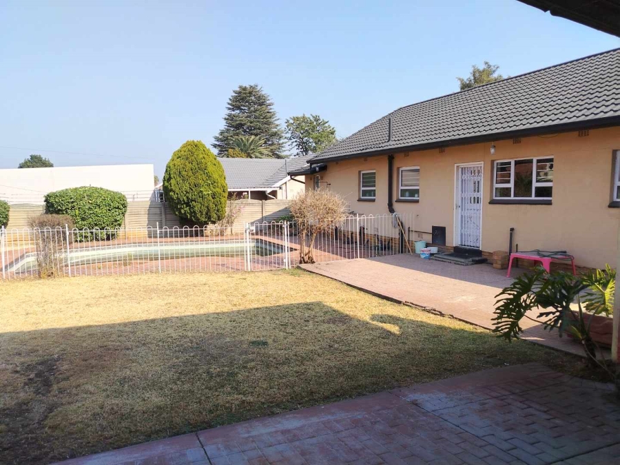 4 Bedroom Property for Sale in Verwoerdpark Gauteng