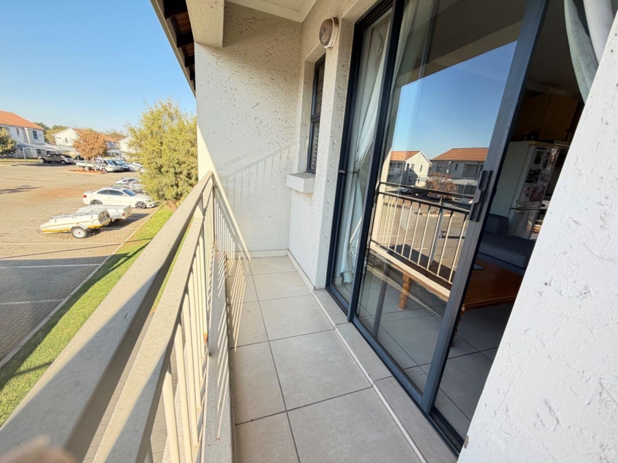 2 Bedroom Property for Sale in Lakefield Gauteng
