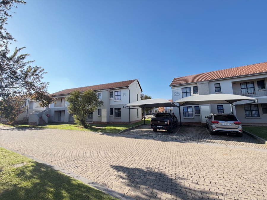 2 Bedroom Property for Sale in Lakefield Gauteng