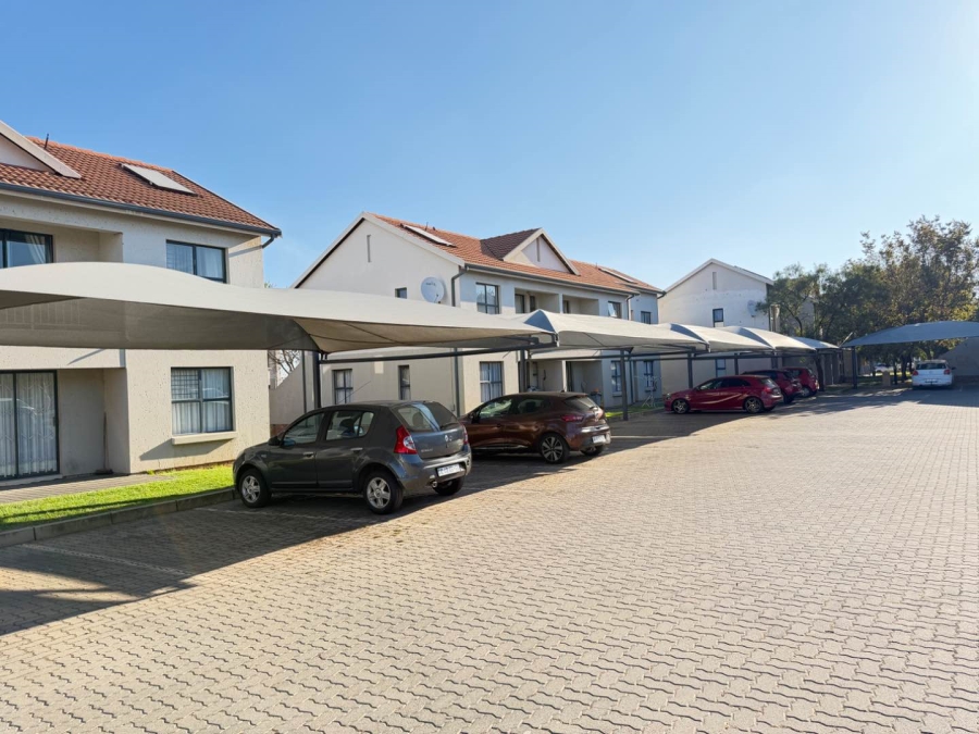2 Bedroom Property for Sale in Lakefield Gauteng