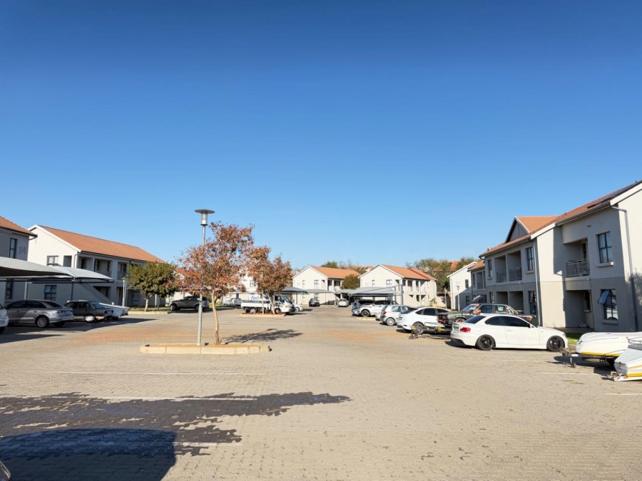 2 Bedroom Property for Sale in Lakefield Gauteng