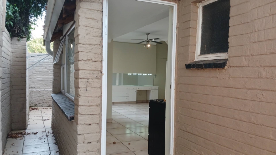 To Let 0 Bedroom Property for Rent in Blairgowrie Gauteng