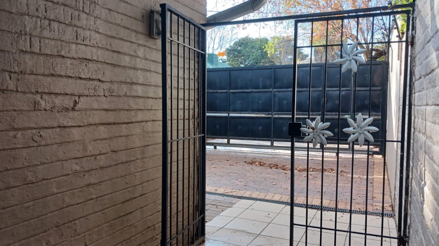 To Let 0 Bedroom Property for Rent in Blairgowrie Gauteng
