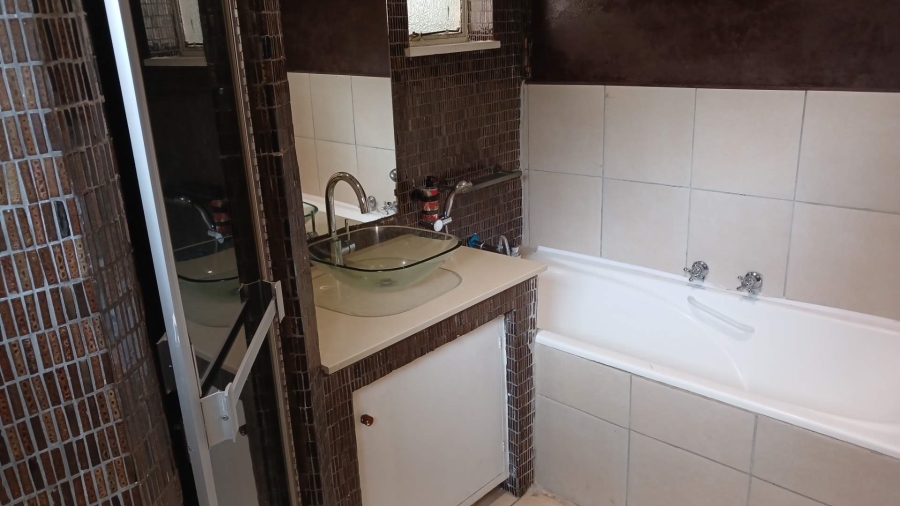 To Let 0 Bedroom Property for Rent in Blairgowrie Gauteng