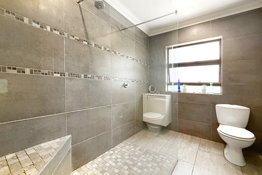 To Let 4 Bedroom Property for Rent in Fourways Gauteng