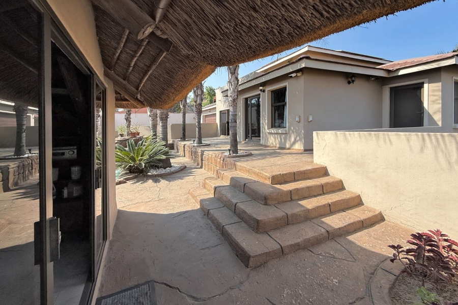 To Let 4 Bedroom Property for Rent in Fourways Gauteng