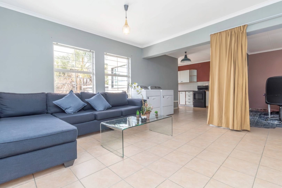 6 Bedroom Property for Sale in Bloubosrand Gauteng