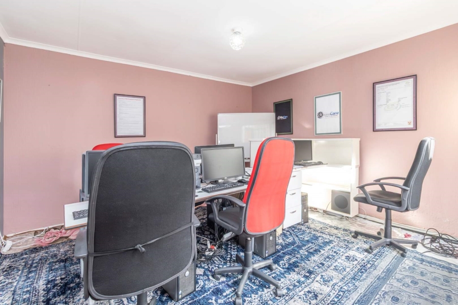 6 Bedroom Property for Sale in Bloubosrand Gauteng