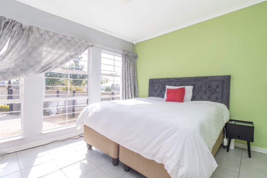 6 Bedroom Property for Sale in Bloubosrand Gauteng