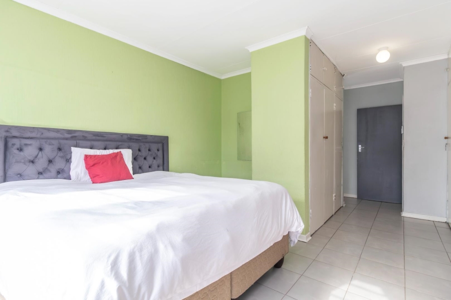 6 Bedroom Property for Sale in Bloubosrand Gauteng