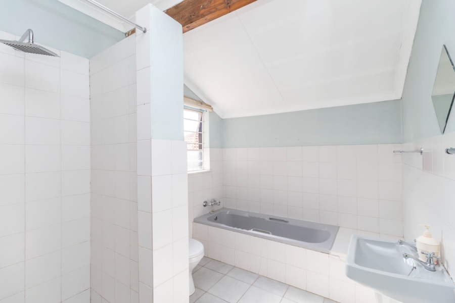 6 Bedroom Property for Sale in Bloubosrand Gauteng