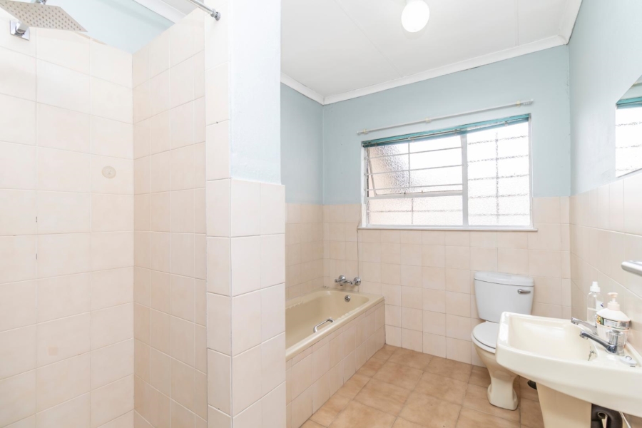 6 Bedroom Property for Sale in Bloubosrand Gauteng