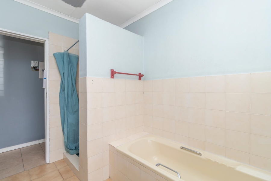 6 Bedroom Property for Sale in Bloubosrand Gauteng
