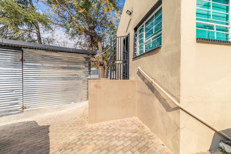 6 Bedroom Property for Sale in Bloubosrand Gauteng