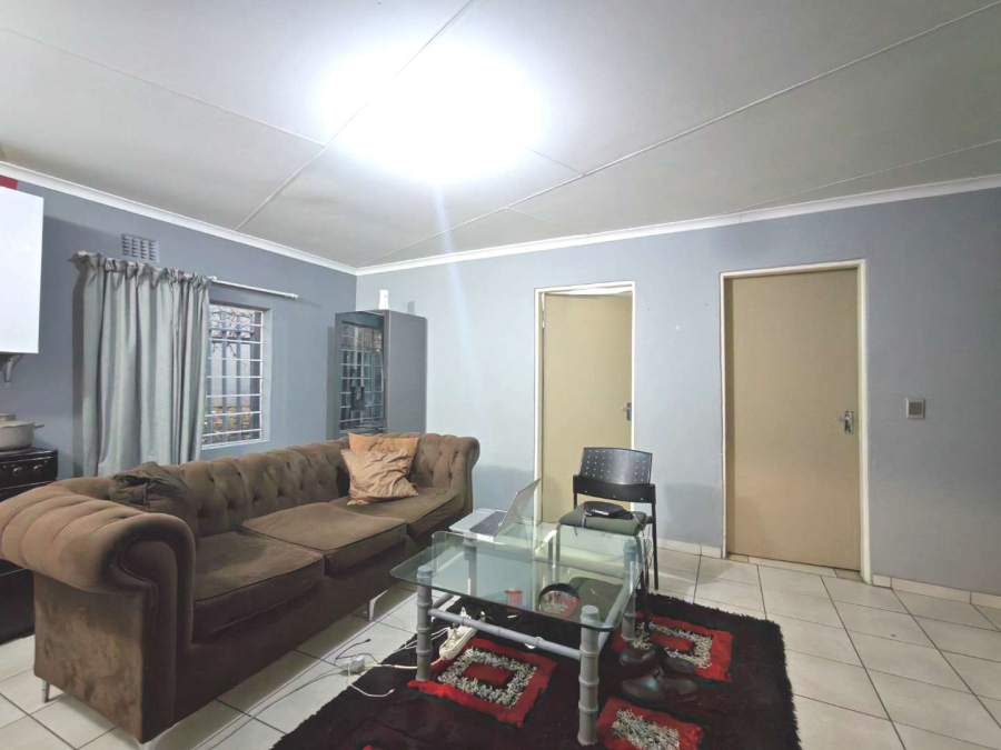 6 Bedroom Property for Sale in Bloubosrand Gauteng