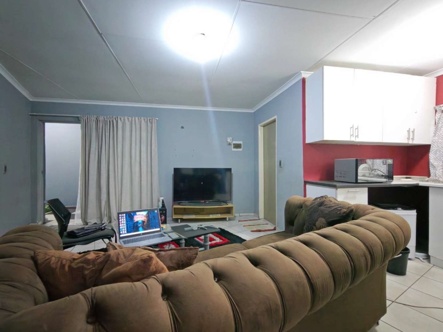 6 Bedroom Property for Sale in Bloubosrand Gauteng
