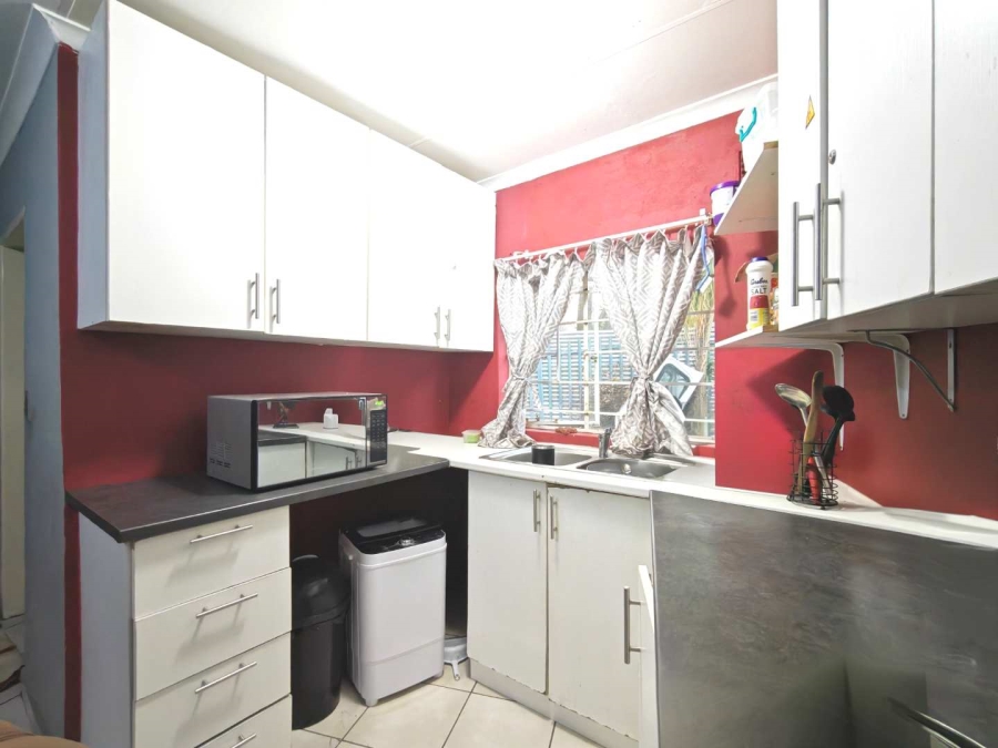 6 Bedroom Property for Sale in Bloubosrand Gauteng