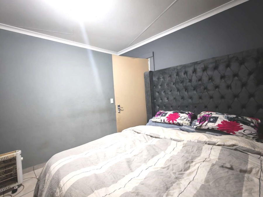6 Bedroom Property for Sale in Bloubosrand Gauteng