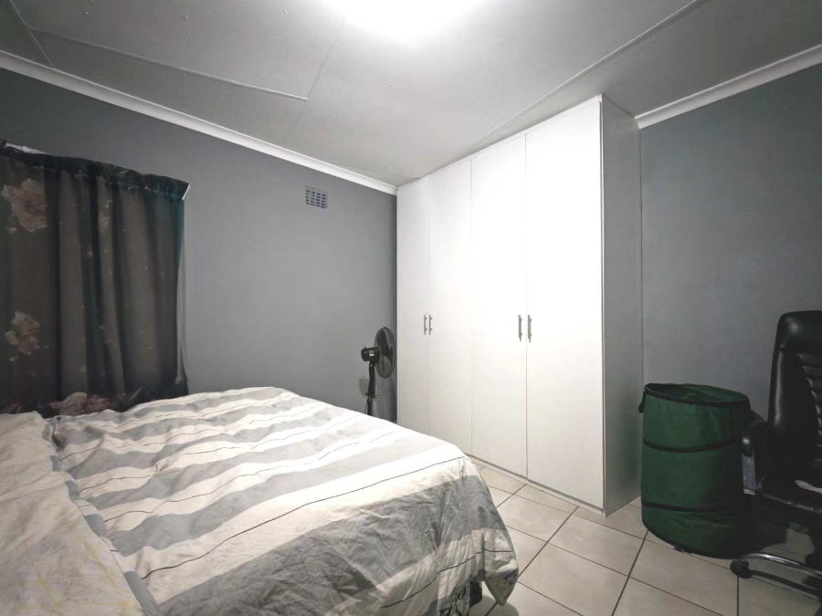 6 Bedroom Property for Sale in Bloubosrand Gauteng