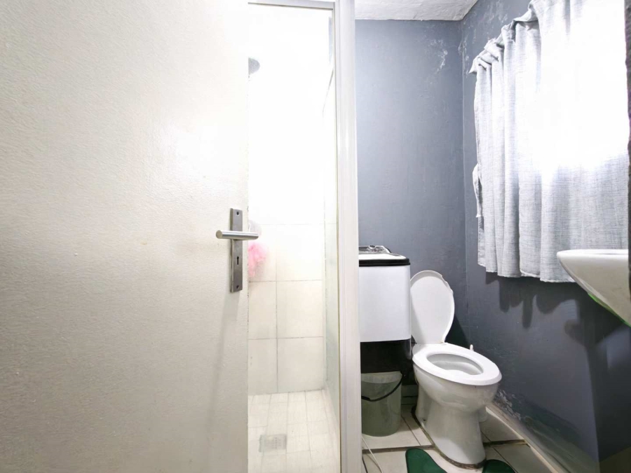 6 Bedroom Property for Sale in Bloubosrand Gauteng