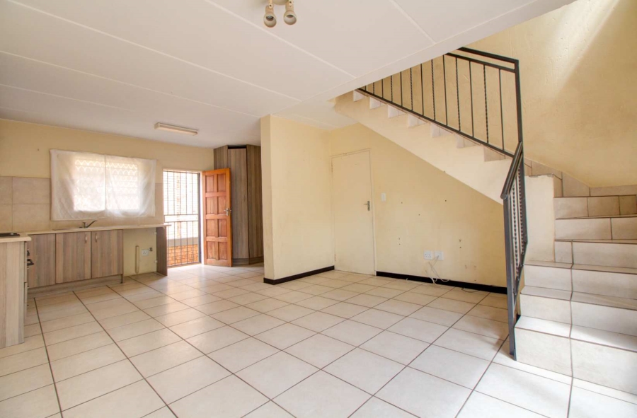 3 Bedroom Property for Sale in Wilgeheuwel Gauteng
