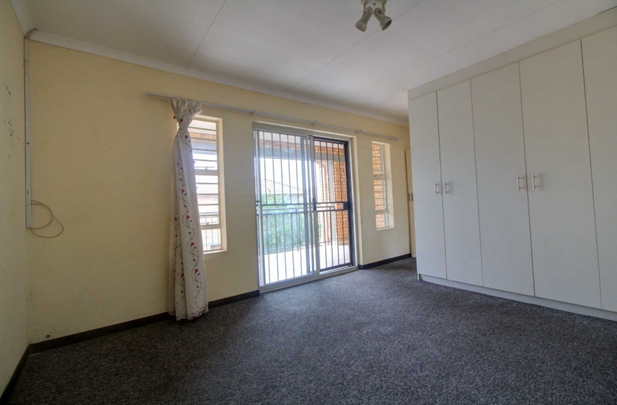 3 Bedroom Property for Sale in Wilgeheuwel Gauteng