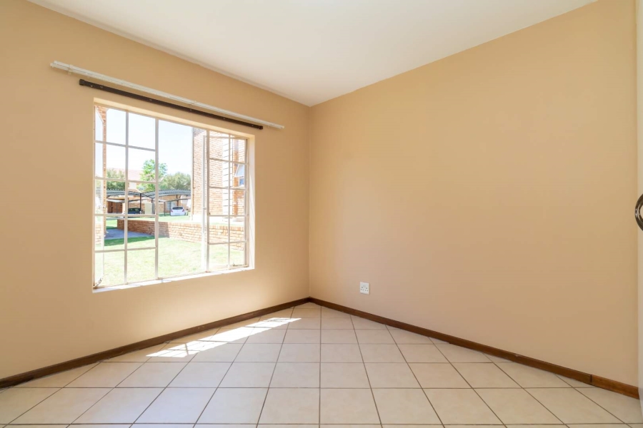 2 Bedroom Property for Sale in Honeypark Gauteng