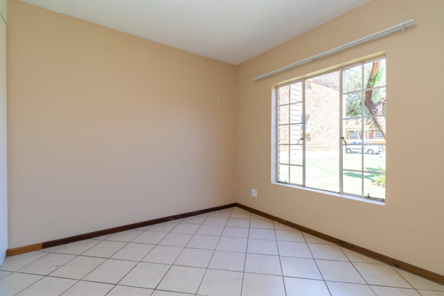 2 Bedroom Property for Sale in Honeypark Gauteng