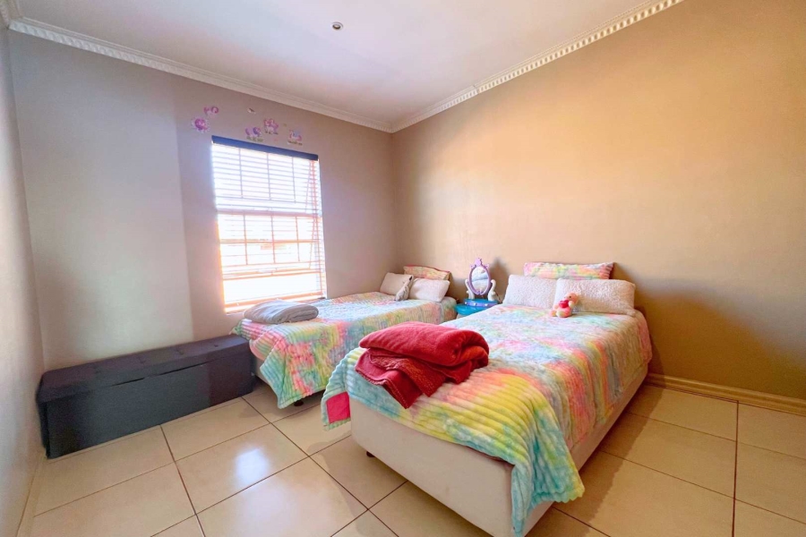 4 Bedroom Property for Sale in Annlin Gauteng