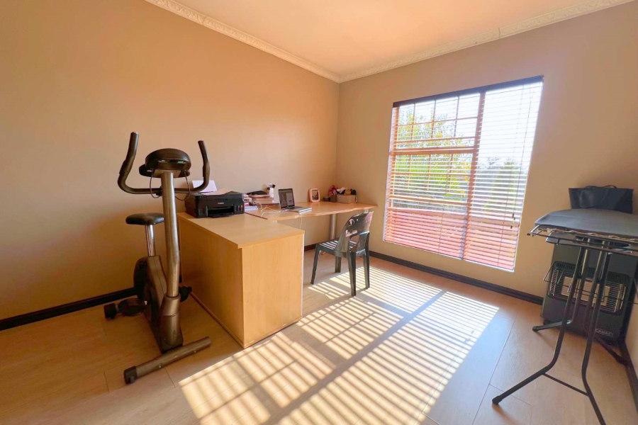4 Bedroom Property for Sale in Annlin Gauteng