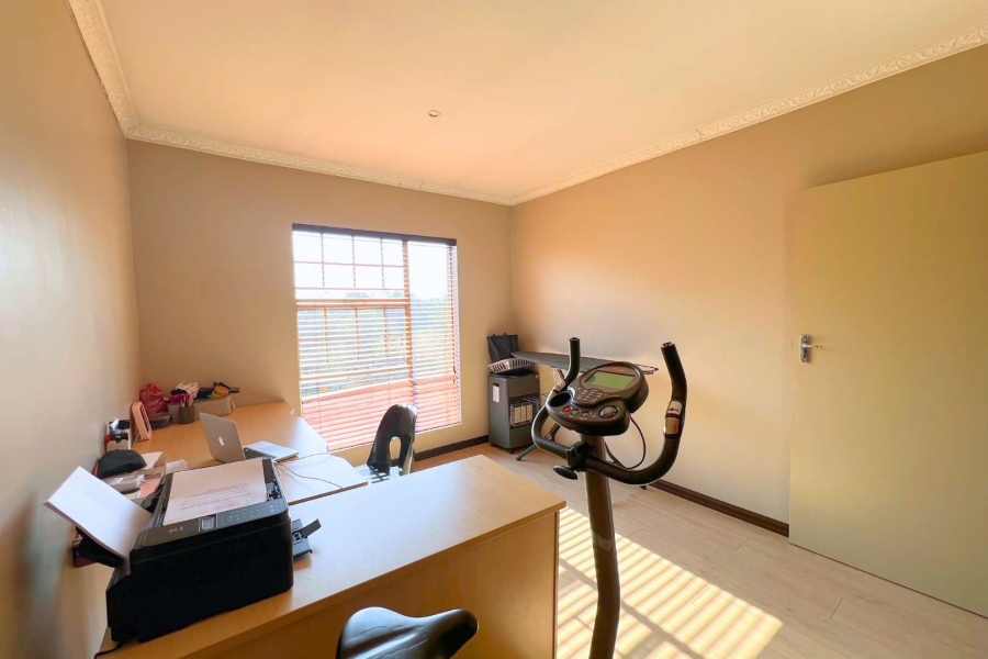 4 Bedroom Property for Sale in Annlin Gauteng