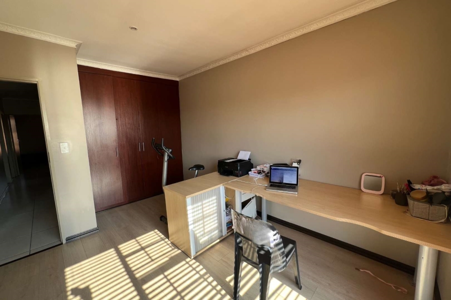 4 Bedroom Property for Sale in Annlin Gauteng