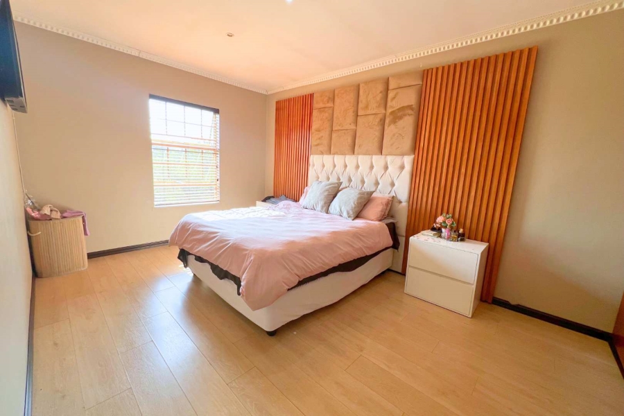 4 Bedroom Property for Sale in Annlin Gauteng