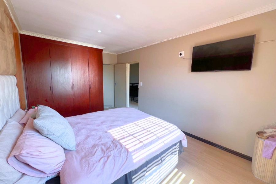 4 Bedroom Property for Sale in Annlin Gauteng