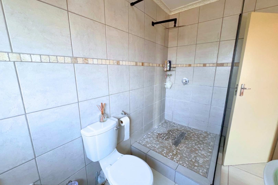 4 Bedroom Property for Sale in Annlin Gauteng