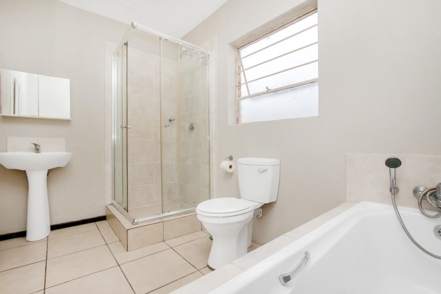 2 Bedroom Property for Sale in Honeypark Gauteng
