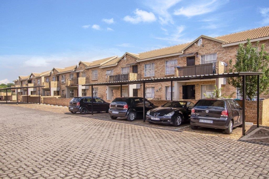 2 Bedroom Property for Sale in Honeypark Gauteng