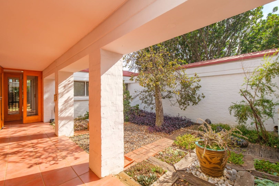 3 Bedroom Property for Sale in Waterkloof Gauteng