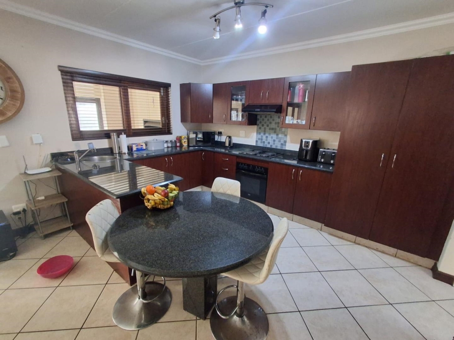 3 Bedroom Property for Sale in Glenvista Gauteng