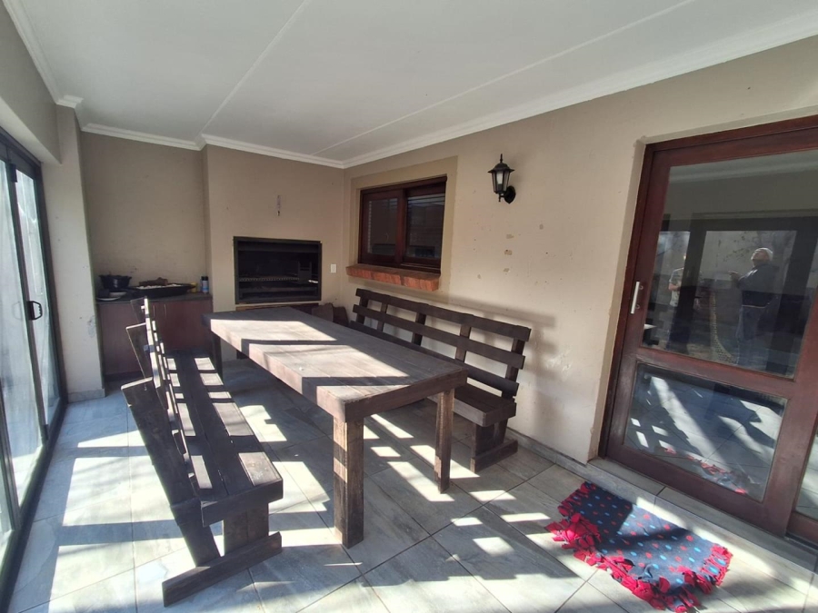 3 Bedroom Property for Sale in Glenvista Gauteng