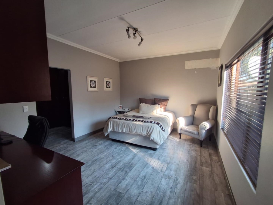 3 Bedroom Property for Sale in Glenvista Gauteng