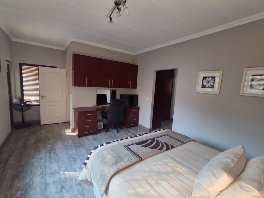 3 Bedroom Property for Sale in Glenvista Gauteng