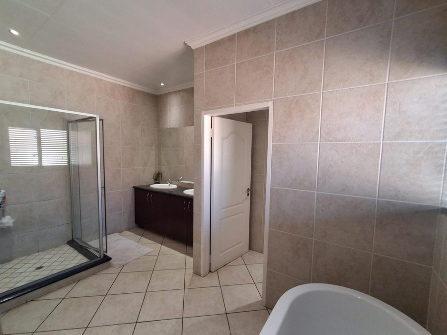 3 Bedroom Property for Sale in Glenvista Gauteng