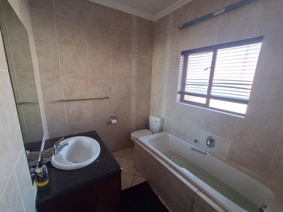 3 Bedroom Property for Sale in Glenvista Gauteng