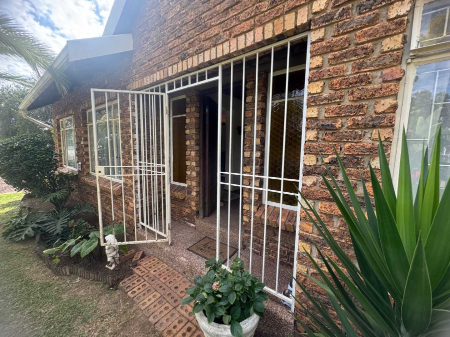 3 Bedroom Property for Sale in Brackendowns Gauteng
