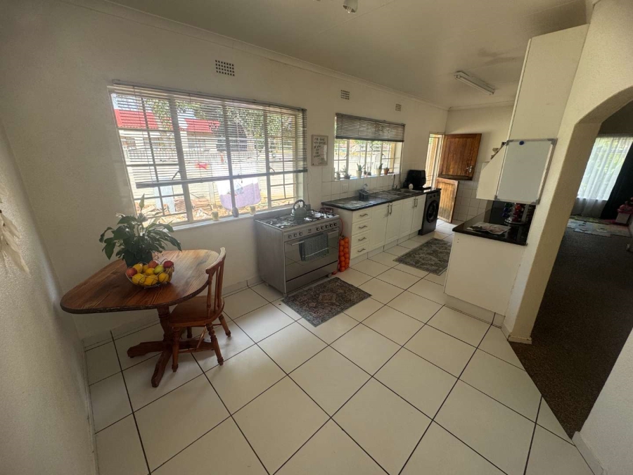 3 Bedroom Property for Sale in Brackendowns Gauteng
