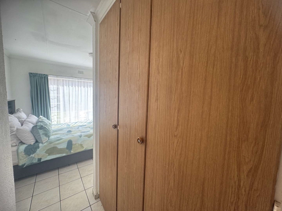 3 Bedroom Property for Sale in Brackendowns Gauteng