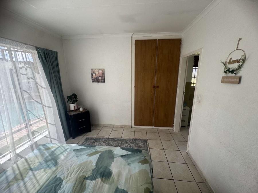 3 Bedroom Property for Sale in Brackendowns Gauteng
